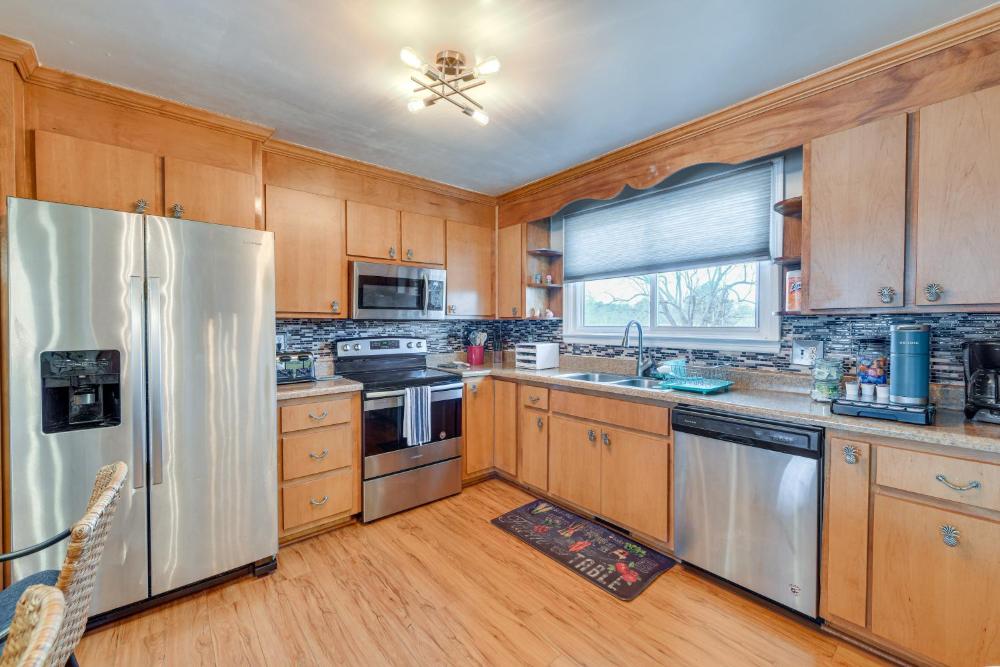Colonial Heights Home with Large Yard and BBQ Grill!